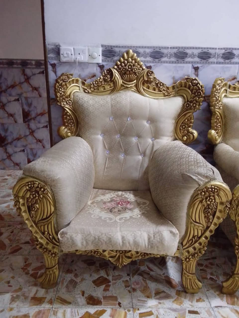 تخم عشر مقاعد وتلاث طبلات السعر يجي خاص الشراي ***********واتساب
