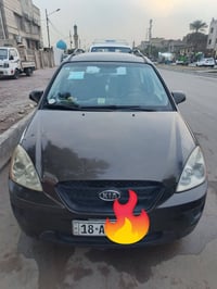 كيا رندو موديل 2009 حادثة جاملغ امامي إلا عبري بيه جراد وبيه شخطه خفيف...