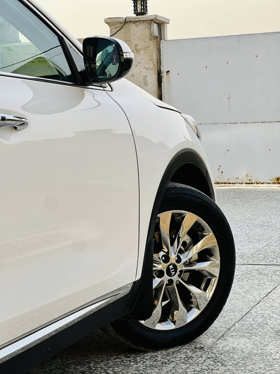 السلام عليكم سورنتو خليجي شركه الدوليه
فول موصفات عده بنرومه 

موديل 19جديده بوضع شركه 

رقم بغداد هزه وسنويه كله جاهزه بسمي تحويل مباشر 

كشنات كهرباء +جلد 

جنطه كهرباء .7راكب 

محرك 6سلندر 

تبريد شاشه وشاشه ابل كار 

تحكمات وحساس امامي خلفي ومري شفط 

بصمات 2وبصمه سياره كتلوكات والعده ممفتوحات 

سبير مانازل ويل كروم تبريد 3قطع 

باقي موصفات المعروفه 

سياره مكفوله من صبغ وفتح وتبديل فقط بارد باب خلفي بسيط كلش باقي مكفول 

عنوان بغداد 

لسعر 238بيها مجال بسيط 

***********
