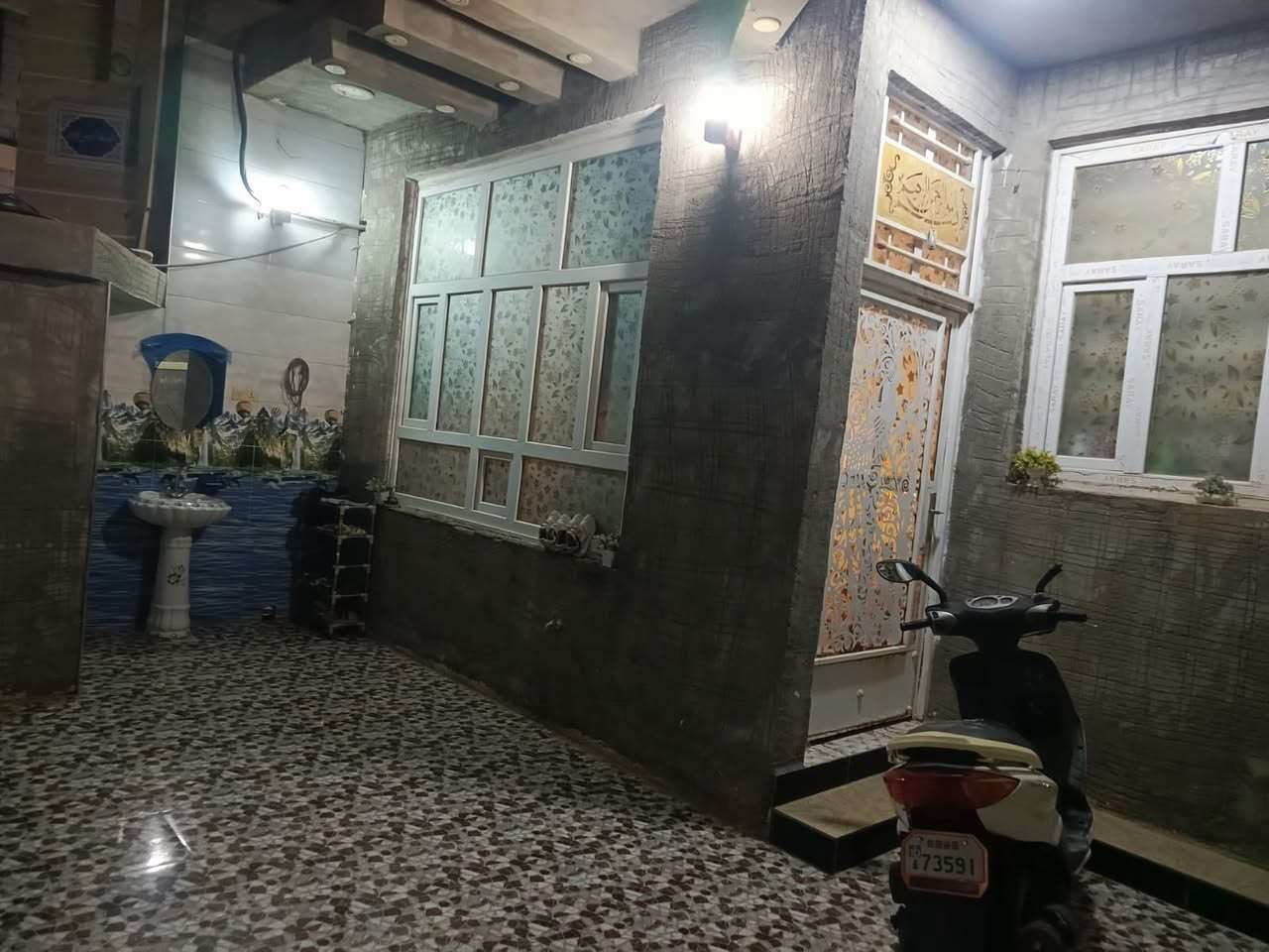 بيت قاط واحد للبيع                                                                     واجه 7 وربع نزال 16 
تحرير بستان الخشالي 
***********
