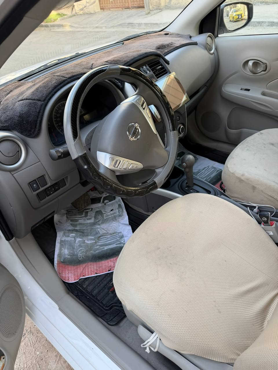 السلام عليكم نيسان سني للبيع ٢٠٢٥ السياره كفاله عامه باسمي فول اربع جام كهرباء وتبريد قطعتين ماشيه ١٨ الف السعر ١٢٨ مكاني السيديه ***********
