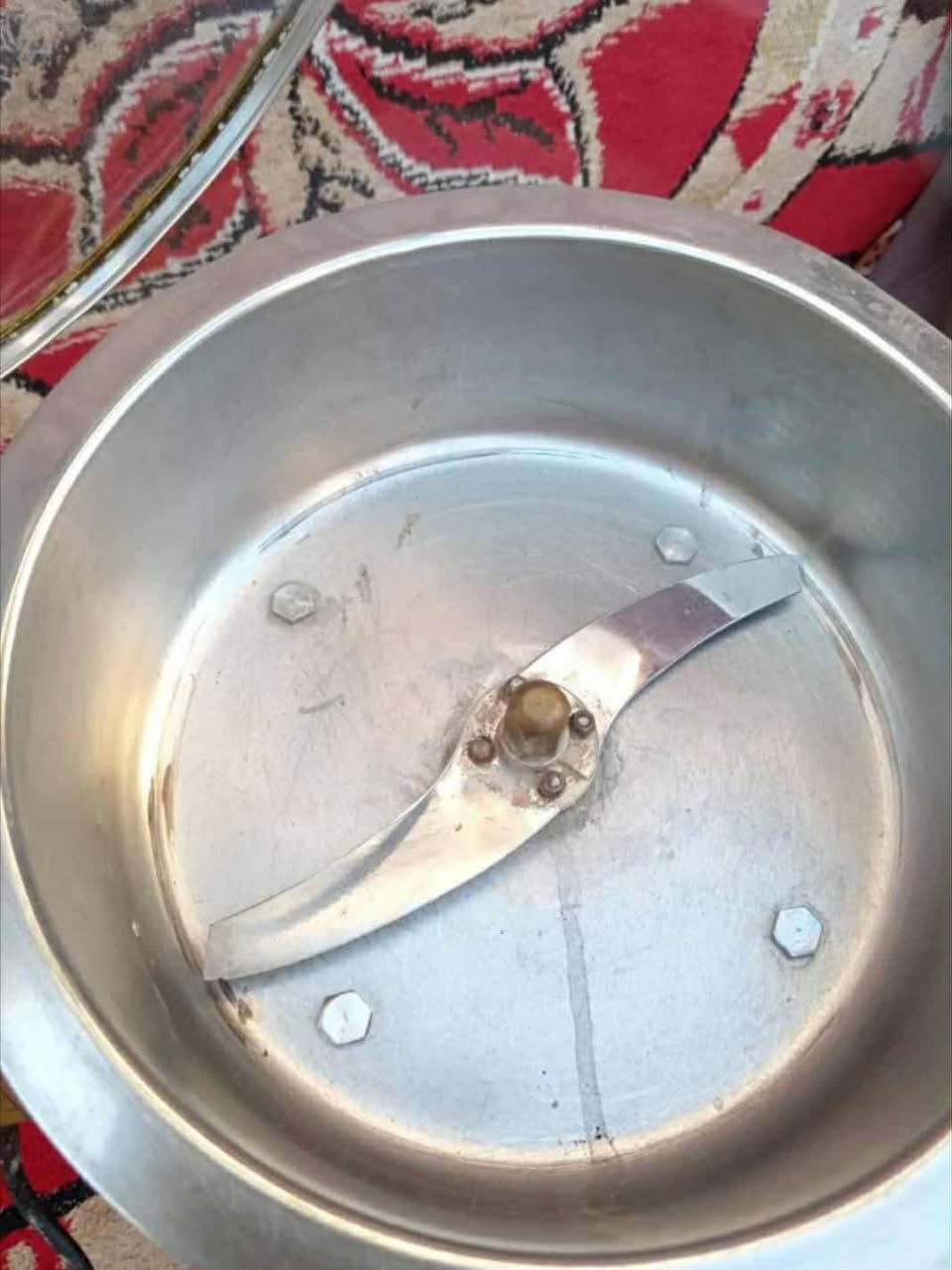 السلام عليكم
مطحنه كهربائية متنقلة
 باله تركية الصنع شركة ايرسوز العالمية 
الحوض يتسع لكيلو ونصف من الذرة او التمن وغيرها... 
السعر ٨٠ وبيها مجال


**إذا كنت صاحب هذا الإعلان وتريد حذفه لأي سبب، رجاءا أرسل رسالة إلى الدعم الفني**