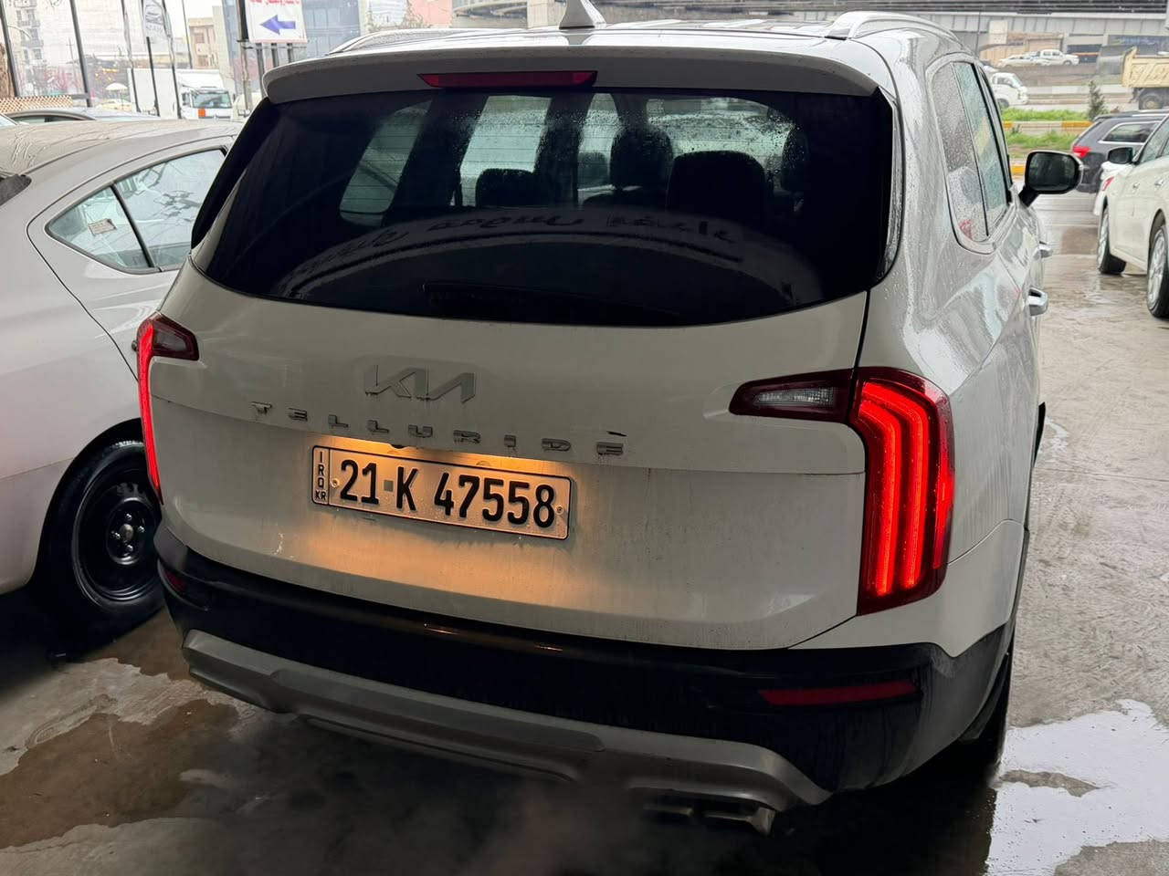 سلام عليكم اخوان 
كيا تليورايد موديل 22 فئه sx اعلى فئه بالتليورايد 
رقم سليمانيه بأسم شركه مداور او وكاله ماكو مشكله 
المواصفات معروفه مواصفات ال Sx 
بيها تبديل بيبان ثنين جهه السايق وتصليح بالتكمه والدوسه 
والجاملغ الخلفي بدون كص مصلح نفسه ومصبوغ 
البجم ما مفتوح بي برغي على وضع الشركه 
ماشيه 36 الف كيلو 
وبيها صبغات بعد اني ابيع صبغ حزام 
صور الحادث مرفقه بالمنشور وكلشي واضح 
السعر 195 وبيها مجال بسيط 
الي ما يعجبه السعر خلي يعبر المنشور او يذكر كلمه طيبه 
للاستفسار ***********
