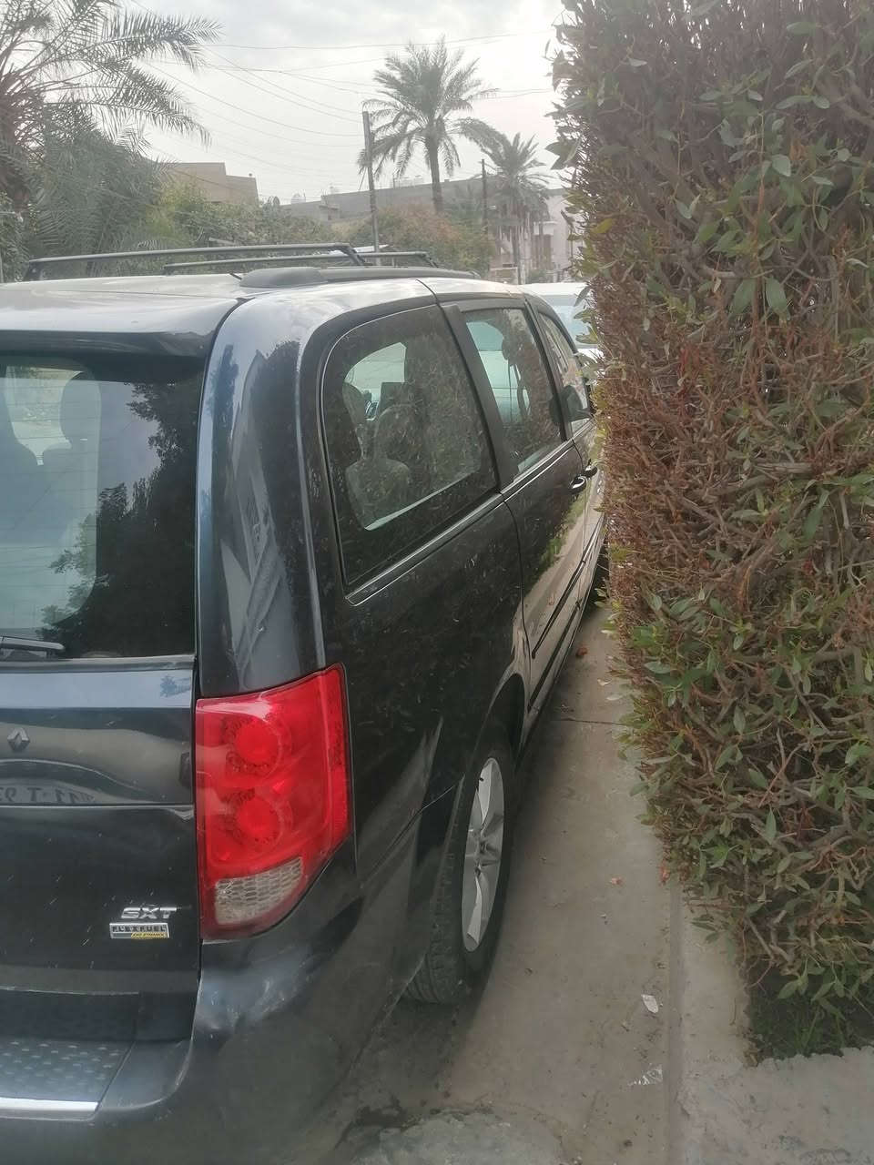 السلام وعليكم صل على الحبيب المصطفى. دوج كرفان ٢٠١٤. فول بوب كهرباء وصندوك كهرباء محرك وكير وتبريد جيد جدا صدر وحداديه كوله نظيفه شاشه وكامره خلفيه وكامره أماميه  كشنات بلع وتبريد   ٣ قطع رقم بغداد وبسمنه حادثه جانبي جاملغ ولباب الاماميه الأيمن بيه كلير تقريبا اربع قطع بدون دواخل  مكاني العامريه الاتصال ***********  السعر ١٣٠ وبيه مجال
