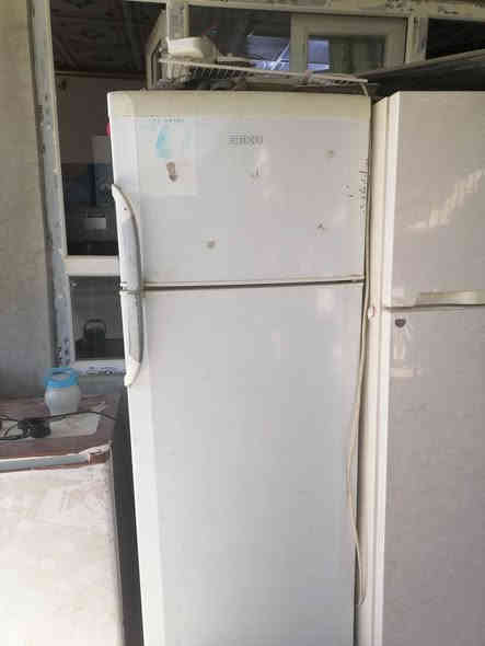 ثلاجة اللبيع شغل سعرا ١١٠ بي مجال كركوك حي العروبه يم ملعب خومسي او وكف قديم حجم ٢٠ قدم بس مبدل ماطور مابي اي عيب شغال بل شرط ٧ايام ضمان
***********
*********** كركوك
