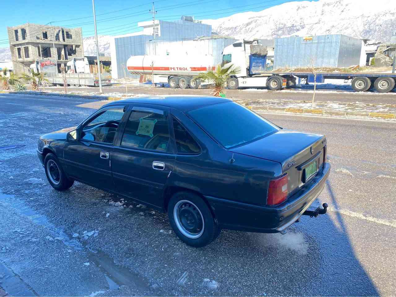 ئۆپڵ ڤیکترا مەکینە 16 فەل گیرعادی ئارم پلاسیک دهۆک بەشەرتی ئارم ئەوەلیاتو موسوبراوە بەشەرتی گیرومەکینە کارەبایی ناوگیچ هەموی مەزبوتە گەرمیو فڵچەی مەزبوتە دەعمولیدراوی نیە ته قه و ره قه ي نيه  سەیارەکی جوانه سعری 27 گەڵاو کەمیک مەجال 
***********
*********** دخان, السليمانية
