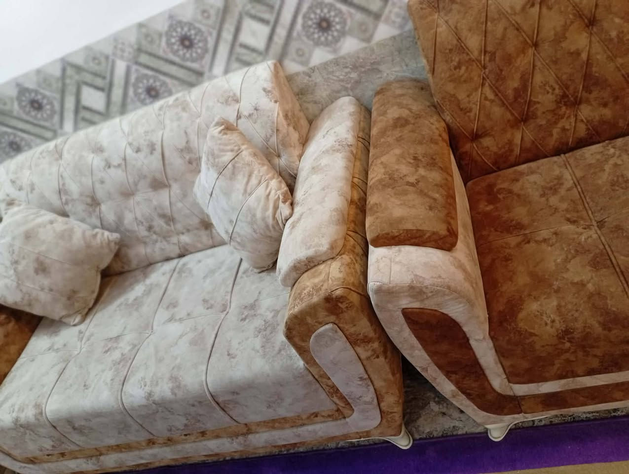 تخم عدد 2 للبيع السعر خاص المكان ديوانيه جمهوري الاتصال عل رقم ***********
