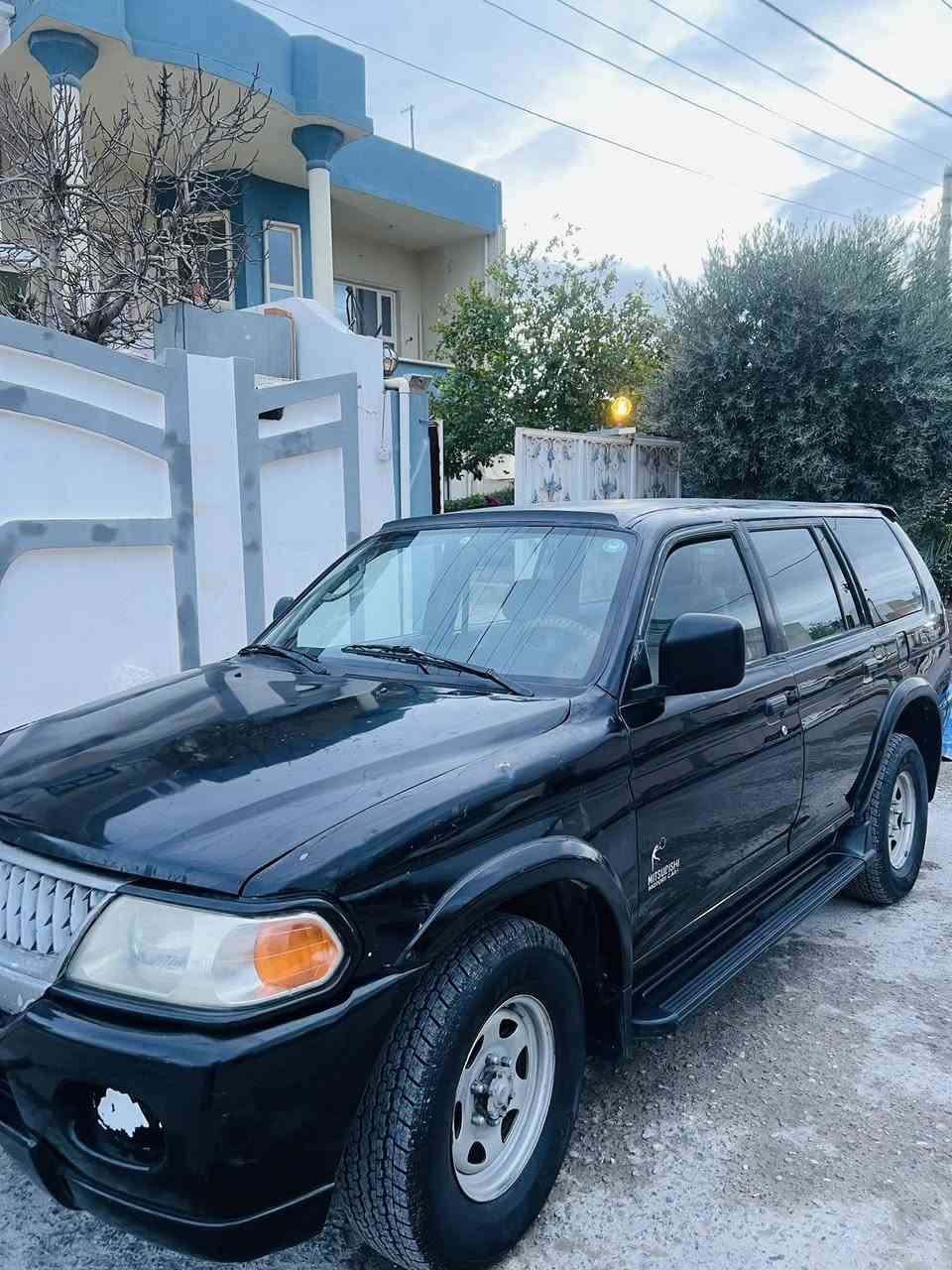 سلام عليكم ميستبوشي باجيرو موديل 2001 للبيع كير محرك شرط تواير 4جدد غرفتها جديده صدراها جديد الوره الكدام تدفئه شغاله رقم اربيل جديد شرط. التحويل للستفسار اتصل وتدلل‏‪*********** سعر السياره 58وبيها مجال
