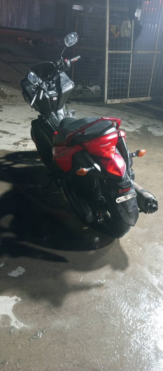 السلام عليكم
دراجه فاز ياماهه محرك 250 الدراجه خير خير من الله 
لا نضوح لا تبخير كهربائيات شغاله تعال افحص بيدك وشوف 
العنوان البلديات شارع المصرف 
*********** واتساب 
السعر 750
