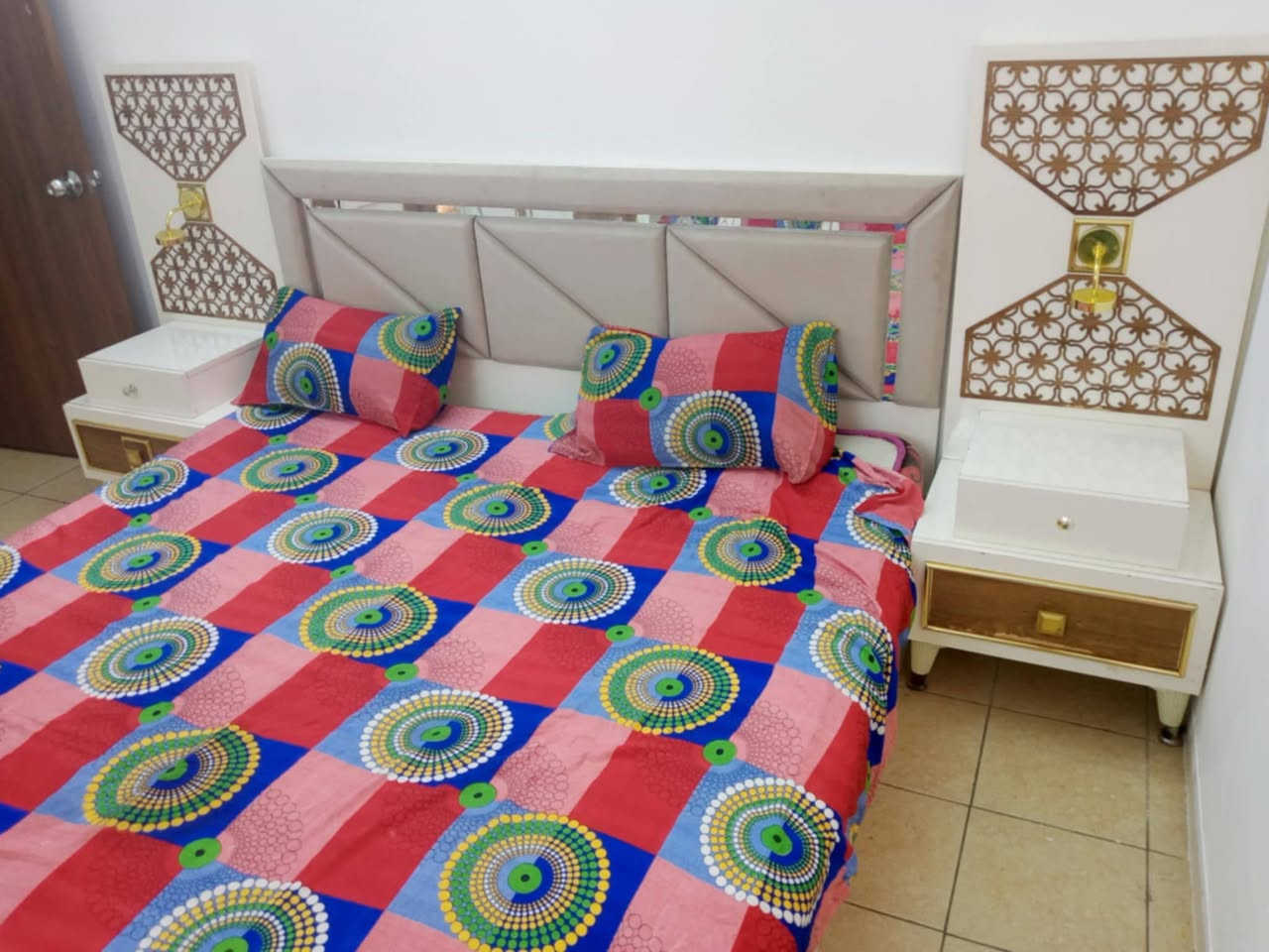 غرفه نوم تركيه 
اخت الجديده 
سعر 600


**إذا كنت صاحب هذا الإعلان وتريد حذفه لأي سبب، رجاءا أرسل رسالة إلى الدعم الفني**