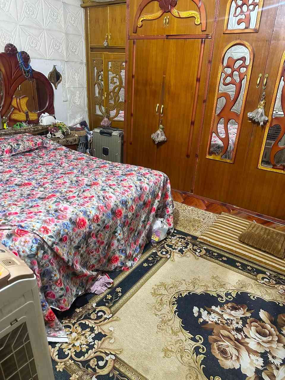 سلام عليكم
 بيت للبيع في كربلاء حي العامل المنطقه ال 8 السوك الاخير جهة اليرموك المساحه الكليه 125 بسمي تحويل مباشر طابو صرف يبعد عن الشارع 50 متر يحتوي على استقبال وصحيات عدد 3 وغرف نوم عدد 3 وصاله السعر 125 
***********

‭***********‬
