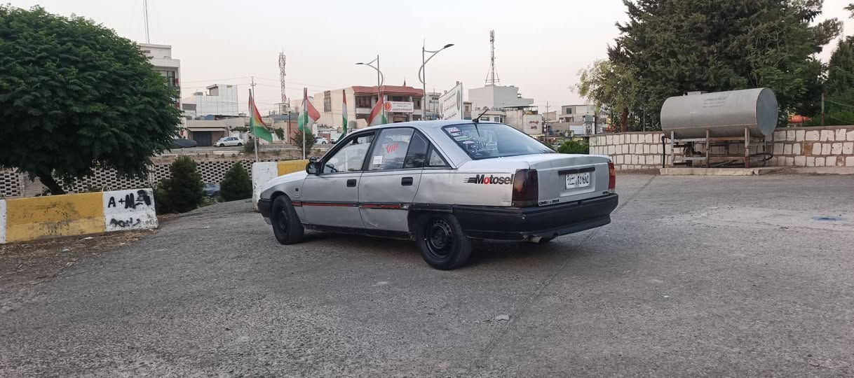 ئۆپڵ ئۆمیگا ئاڕم پلاستیک سلێمانی مەکینەی بیستی ئەوروپی ڕەش گێڕ عادیی  ئاڕمو ئەوەلیاتو گێڕو مەکینەو ئەکسلو سەرفو بوخار موسو بڕاوە کامل بەشەرتوبەزەمان بێعەیبە نرخی تەنها 11 گەڵا پارەی علوجێکە شوێن سلێمانی ئاسیا ***********کۆڕەک واتسئاپ ڤایبەر *********** السليمانية, العراق
