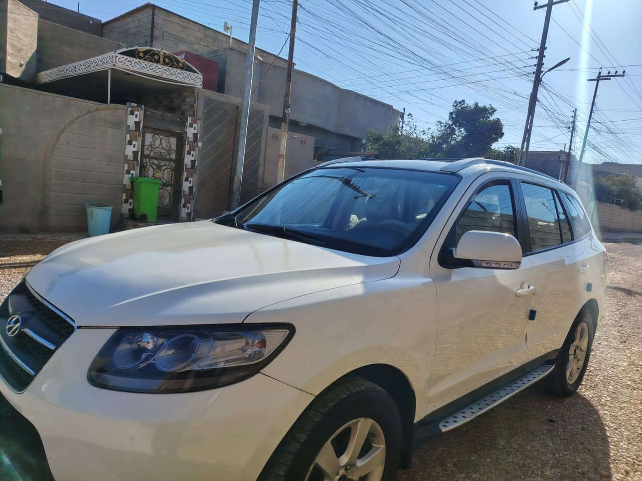 السلام عليكم
سنتافي 2009 خليجي  مواصفات فول موصفات 1 عل1 

مكينه 6 سلندر. 7 راكب. فوريل. فتحه. تحكمات. كشن كهرباء. شاشه وكامره. مانع انزلاق. 3 قطع تبريد  بيها صبغ بنيد شويه بالصندوك مابيها اي نواقص جاهزه.   السعر 132 وبي مجال  

للاستفسار *********** مكاني الرمادي الخمسة كيلو
