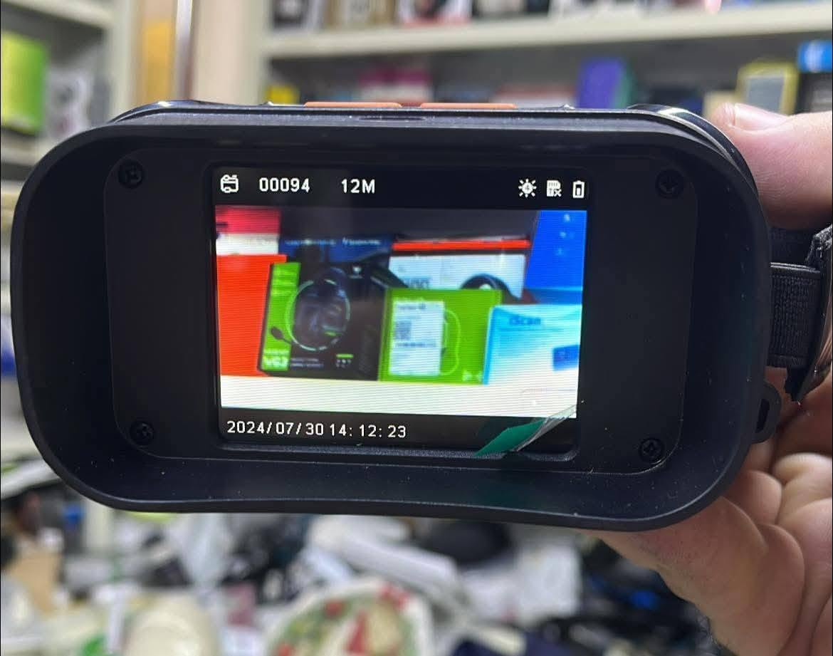ناظور ليلي
تصوير + تسجيل 

شاشة دجتل

٧٥الف
هذا المنتج هو منظار ليلي رقمي مزود بكاميرا مدمجة لالتقاط الصور وتسجيل الفيديو.
النوع: منظار ليلي رقمي (Digital Night Vision).
المميزات: يتيح العرض في الوقت الفعلي عبر شاشة مدمجة، مما يلغي الحاجة إلى عدسات عينية تقليدية. 
الاستخدام: مناسب للمراقبة في ظروف الإضاءة المنخفضة أو الظلام التام. 
التقنية: يستخدم مستشعرات رقمية لمعالجة الصور وتخزينها، ويمكن توصيله بأجهزة أخرى للعرض.


**إذا كنت صاحب هذا الإعلان وتريد حذفه لأي سبب، رجاءا أرسل رسالة إلى الدعم الفني**