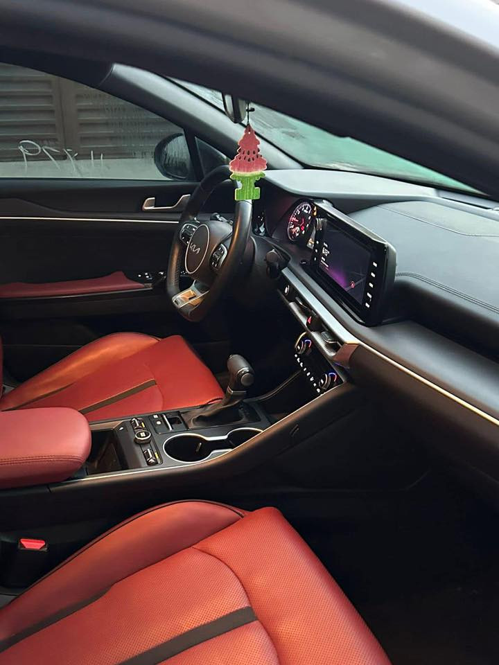 السلام عليكم كي فايف موديل 2024 واردي امريكي بدون رقم
مواصفات جي تي لاين

اللون سمنتي مميز

1600 تيربو يعني 2600

مواصفات 

بصمه

كشنات تدفئة 

استيرن تدفئة 

شحن هاتف لاسلكي 

قياده ذاتيه ؏ الخطوط السريعه

هاند بريك بصمه

تشغيل عن بعد 

مثبت سرعه 

نضام ABS

مانع انزلاق حساس أطارات 

بك لايت ليد

شاشة

كامره دواره

الاسلكي 

شاشه اعطال

ويل كورم لونين

رادار جانبيه

مراقبة النقطة العمياء

رادار الخطوط البيضاء 

اشاير بالمري 

كشنات جلد احمر

مقعد للسائق قابل للتعديل كهربائياً

لايتات ‏3 عدسات 

نضام قياده أيكو + سبورت +سمارت +نورمال

بلوتوث + aux + usb

فول تحكم ستيرن

كير أوتو + عادي

ئوتو بريك 

‏ ‏الخريطة

ستيرن حرف. Led D +  زينون

توقف ذاتي عند الرجوع

صندوك بصمه

‏AUTO HOLD

تصميم خارجي رياضي

نظام الملاحة

مصابيح خلفية LED

مصابيح ضباب LED

لاسلكي Android Auto 

 

  

  

السعر: 1٥٥

***********
