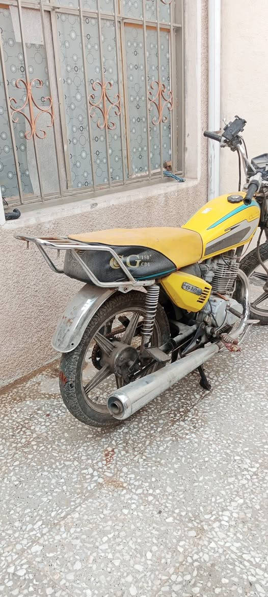 السلام عليكم دراجه ايراني للبيع كوم حديد 125 وبيه مجال    مكاني بغداد الحسينيه مال الراشديه ***********
