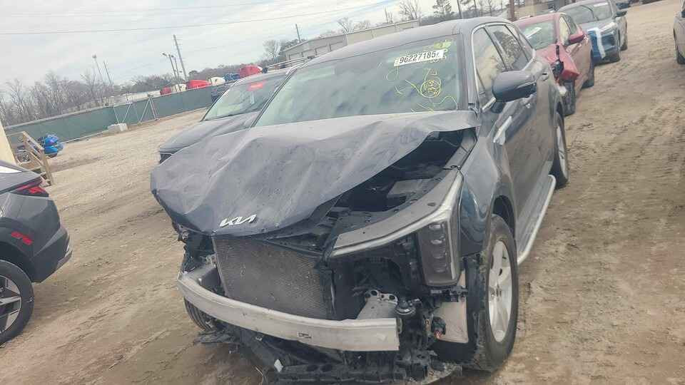 سلام عليكم 
Kia Sorento 2024
محرك 2500cc 4 سلندر تيربو 
سياره حادثه موضح بلصوره ومواصفاتها معروفه سياره بعد 5 ايام تدخل عمان (ترهم كتاب شهداء) 
سعر خاص اتصل وتدلل 
للستفسار *********** بغداد, العراق
