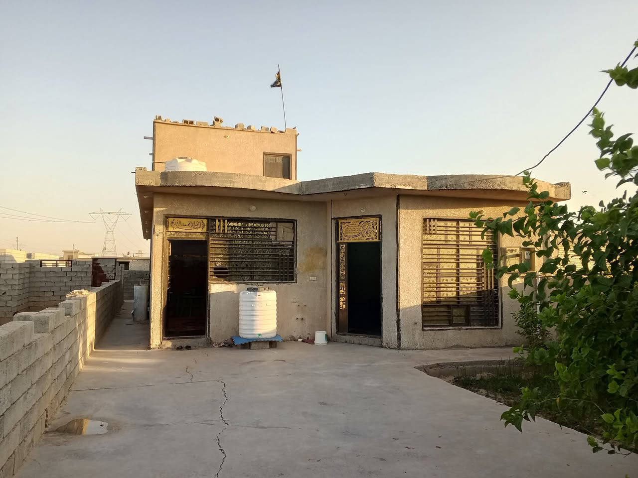 سلام عليكم بيت للبيع مساحه 500م زراعي سند 25 عنوان تقاطع نهروان مقابل اسواق ابو علي وتنزل قريه إلمام الحسن ستفسار اتصال ***********
