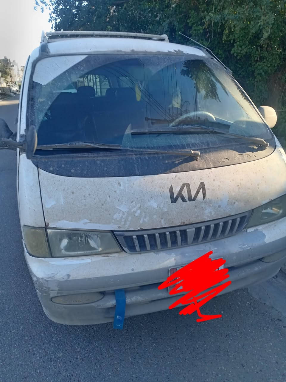 السلام عليكم سياره بريجو موديل ٢٠٠٠ شواصي واحد معمر والاخر لا سياره حلوه كير محرك اشويه بيه بخار قليل جدا اكسل صدر ممتاز كهربائيات شغاله كله السياره حلوه وجاهزه من كلشي مصبوغه حزام وبيه بلباب السلاليت معجون قليل وبلصفحه الطويله هم بيه معجون السعر قفله ٦٨ ورقه وحلو وجهازه سنويه ٢٨ يله تنتهي رقمه واسط با سم ولد بصويره اوجهك وياه الاتصال ***********  مكاني بغداد حي الجهاد الاطباء
