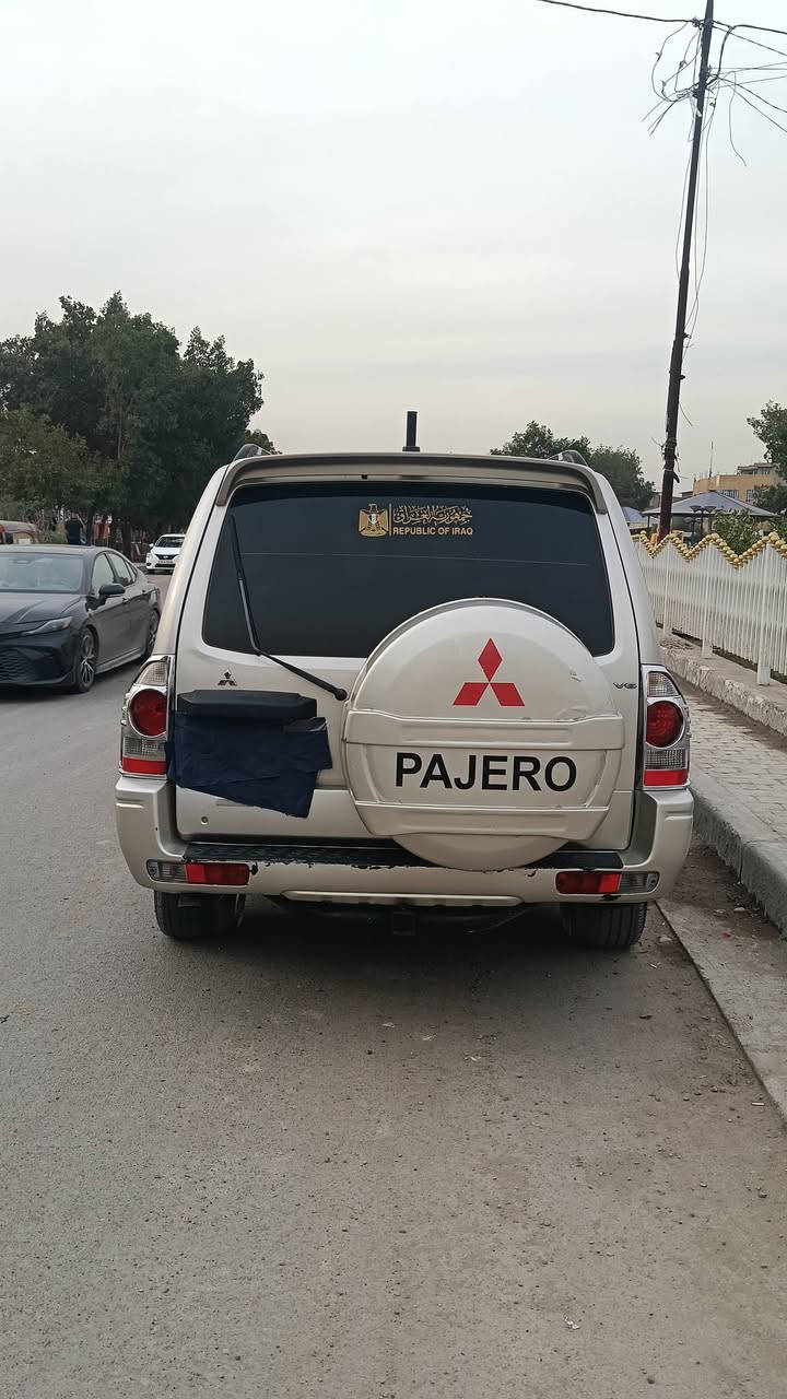 السلام عليكم اترخص من الادمن باجيرو 2007 فول مواصفات فتحه تحكمات بالكشن شفط مرايه صدرد تخم تاير جديد كهربائيات كلهاشغاله مكينه خير من الله  خير من الله مكاني بغداد الاميه الثاني سعر 115)***********
