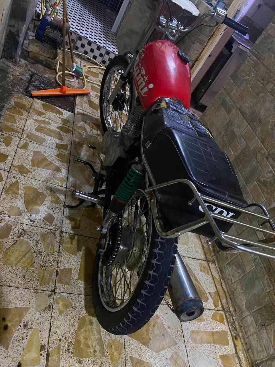 سلام عليكم نامه كلك دراجه جاهزه سعره 250وبيهً مجال قليل مكاني ناصريه مركز (***********)
