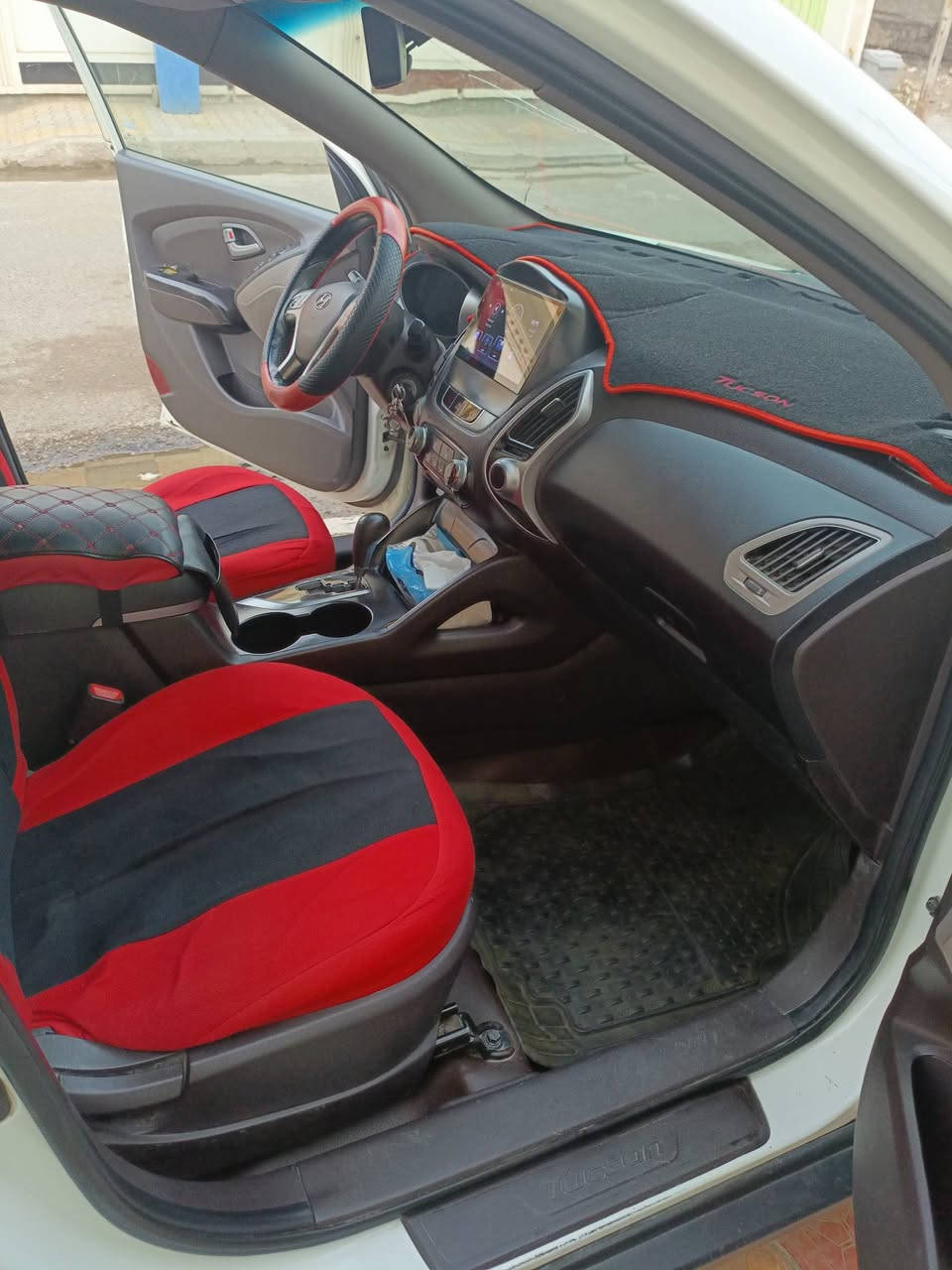 للبيع فقط توسان موديل 2011 خليجي رقم بغداد بإسمي بيها قطعتين تبديل بدون صبغ چاملغ ايمن وبنيد  السيارة جاهزة من محرك وكير وصدر وتبريد مكان السيارة فلوجة السعر 122، ***********
