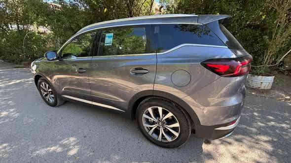 شيري تيكو 7 برو 2022
ماشية :
محرك 1.5 تيربو
بيها بارد خفيف بقبق الجنطة والباقي مكفول عدا رصعة بالجاملغ
فول مواصفات
 بانوراما 
4 كامرات 360 
دخول ذكي 
4 بصمات
تشغيل عن بعد
نظامين قيادة
سايد بريك بصمة
اوتو هولد
كشنات كهرباء
صندوق كهرباء
قطعتين تبريد 
كار بلي 
مثبت سرعة + فول تحكمات 
السيارة جديدة على ايدي ضمان الشركة 6 سنوات باقي بيها 4 سنوات
السعر : 135$ وبيها مجال 
ماشية : 33 
للأستفسار : *********** واتس
