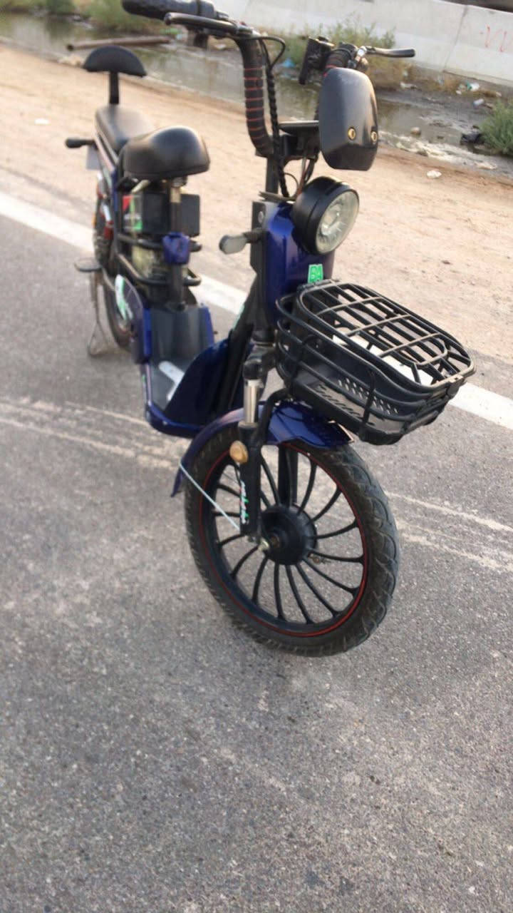 السلام عليكم
دراجة شحن حديده 
بطاريات ٤ حجم ٢٠
سرعتها  ٦٤
السعر ٢٠٠ بيها مجال 
بغداد الحسينية رقم   
***********
