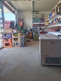 أسواق للبيع الموقع طريق معمل زينب قريب جسر الشاكريه السواق تحتوي علئ ب...