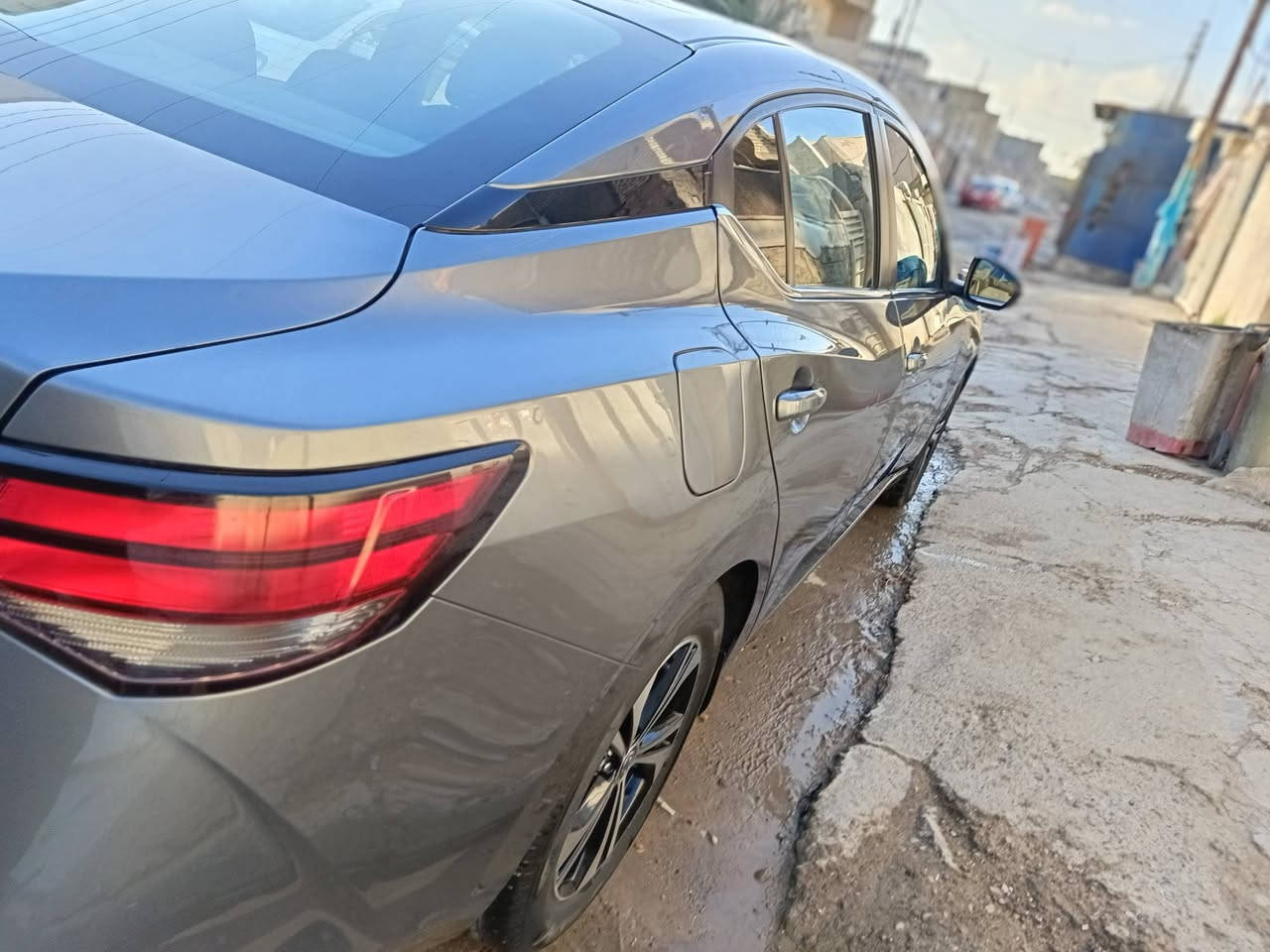 السلام عليكم 
نيسان سنترا موديل 23 امريكي 
دخول جديد وترقيم جديد رقم اربيل 
فئة SV مواصفات كامله ما عدا الفتحه فقط 
حادث قطعه وحده فقط تبديل وصبغ بدون دواخل شرط الفحص والسونار رقم الشاصي 3N1AB8CV4PY223536
ماشيه 21 ميل فقط 
المواصفات معروفه فول ما عدا الفتحه 
مكان السياره بغداد 
للاستفسار اكثر المراسلة على الرقم ***********
