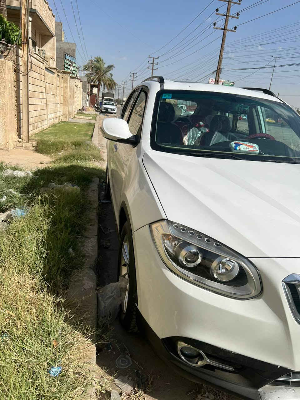 برلنس  ١٤  v5  رقم بغداد دولي سنوية لغاية ٢٨ سيارة مواصفاتها معروفة كير وتبريد ومحرك خير من الله حدادية جديدة السيارة بيه بنيد مصبوغ وجاملغ  السيارة نظيفة داخلها نظيف  ماشية ١٢٠ تحويل ثاني  يوم   السعر ٧٧  الاتصال ***********
