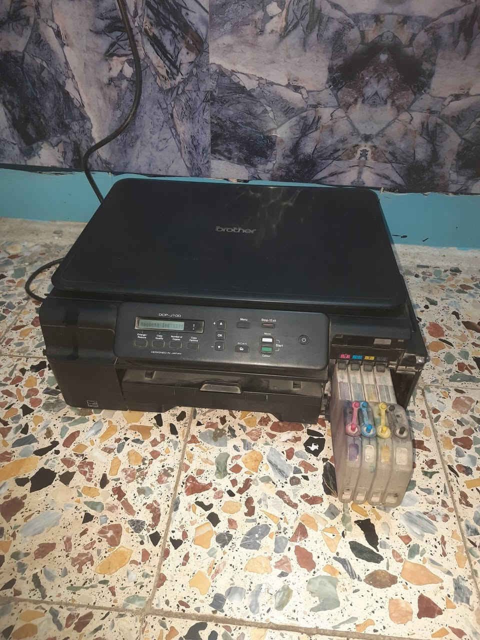 طابعة برذد j100 البور يعمل ولكن لا تستنسخ ما ادري نقص بالحبر  او مشكلة أخرى السعر 100الف هاتف ***********
