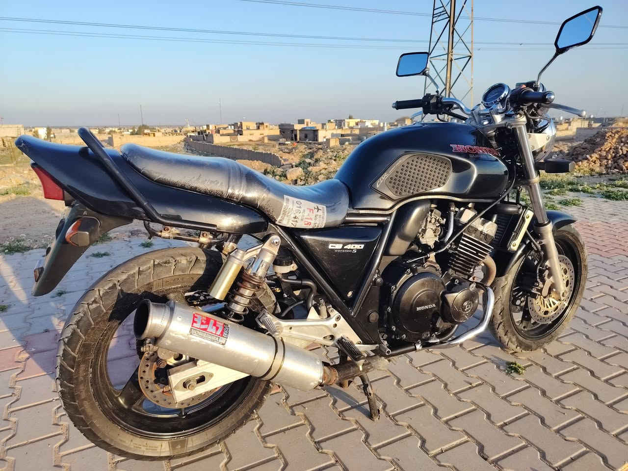 سيبي 400 ممفتوح وكاله ماناقصها بس خيال سعرها 13 وبيها مجال قليل للشراي مكانها تكريت/بيجي ***********0
