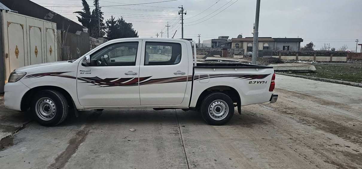 توێتا مەرزیە 2015 پارچە ڕەش لەسەر ساغی بۆدی بیلاد 160 هەزار ڕۆیشتوە مەکینەی نەکراوەتەوەو بەشەرت سەنەوی بەسەر نەچوە تەحویلو غەرامە بەشەرت 
نرخی 187 گەڵاو کەمێک مەجال 
شوین چوارقوڕنە 
بۆزانیازی زیاترپەیوەندی بکەن بەم ژمارە
ژ.م *********** رانية, السليمانية
