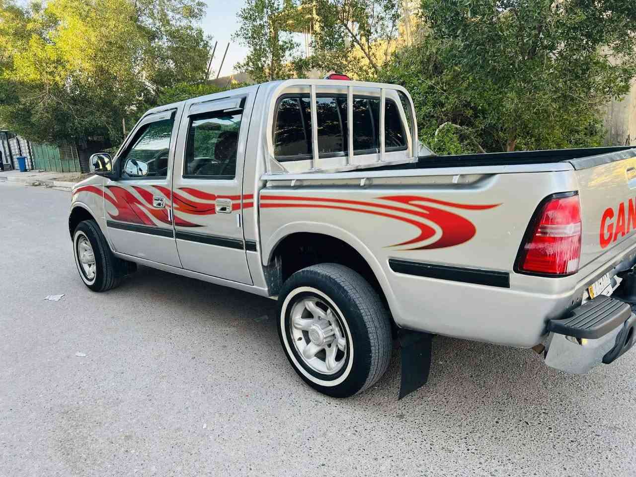 سلام عليكم سياره للبيع. كنو.   مديل   2011 رقم بغداد.  ...صبق حزام الجماليه فقط..... مكينه وكير واكسن وشاصي خير من الله.......تخم تاير جديد... كهربائيات شغاله... دواخل حلوه....صدر امامي وخلفي جديد.... تحويل مباشر...السعر 55وبيه مجال الطيبين الاستفسار علا رقم الهاتف ‏‪***********‬‏ المكان بغداد حي طارق قرب بانزين خانه
