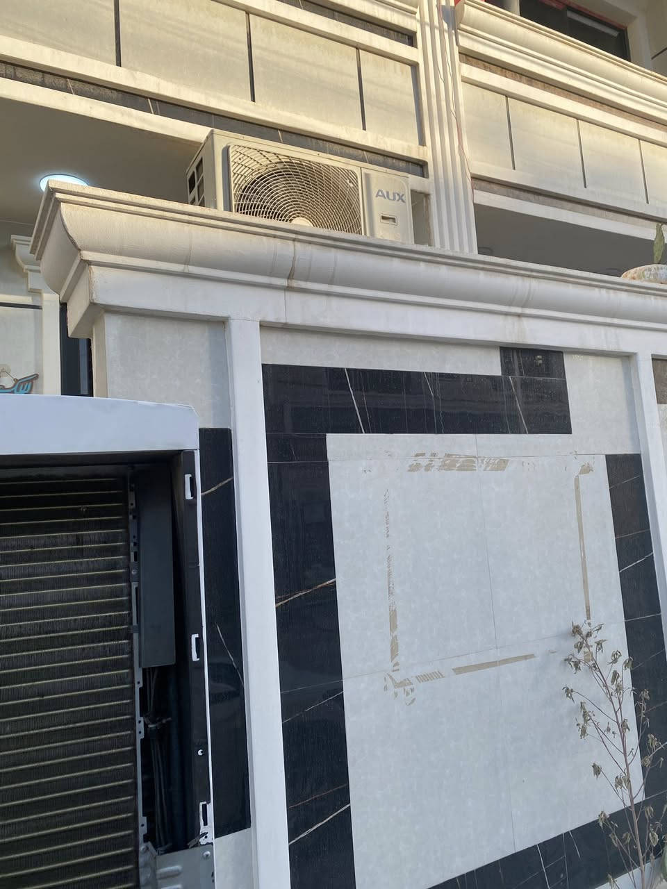 ⸻
📸 جزء من عملنا يوم امس الموقع 38/39😎في الزعفرانية - والامين. 

غسل سبلت عامودي.🚧وصيانة سبلت عامودي 

ورشة القمة لصيانة الاجهزة الكهربائية. 

نحرص دائمًا على تقديم أفضل خدمة لزبائننا من خلال:

✔️ صيانة شامل للوحدة الداخلية والخارجية
✔️ فحص دقيق لضمان أعلى كفاءة تبريد
✔️ نصب أصولي مع ترتيب وتمديد صحيح 👍 

❄️ خلي سبالتك يشتغل بكفاءة ويبرد مثل الجديد

🚨 علما فحص الجهاز مجاني 😎😇

📞 للحجز والاستفسار
***********

#غسل_سبالت #نصب_سبالت #صيانة_تبريد #فني_تبريد #خدمات_منزلية #العراق #بغداد #تبريد #ورشة_القمة
