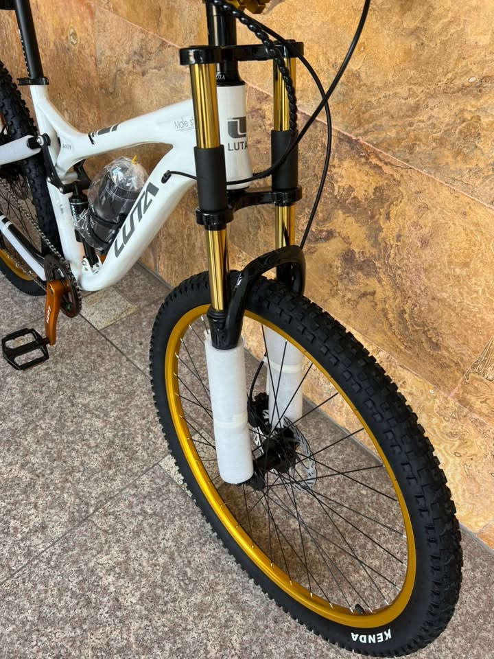 پاسكيلي جبلي تجميع صين اصلي فول كواليتي بةرز

ماركة LITA BIKE MOUNTAIN ⛰️ 

پيش دةبل

دواوة دةبل ماركة

استاب هايدروليك رون

تاية بالون ماركة كيندا

قياس ٢٧.٥

لاشة اسن

مكينة صوت

٩ گير👌💥

بو فروشتن لة هةولير 

♦️***********♦️
