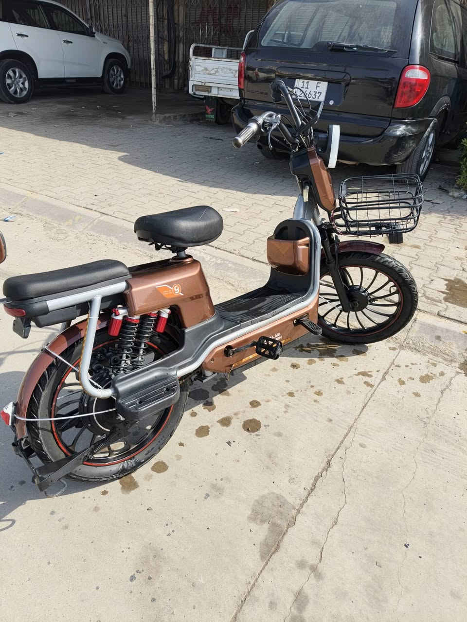 دراجة شحن نوع Korea Mr بحالة جيدة جداً (أخت الجديدة) سويج عدد 2 وبصمة عدد ٢ وكارت عدد ٢٢ السعر 300 وبيه مجال عنوان كركوك حي الواسطي رقم (***********)
