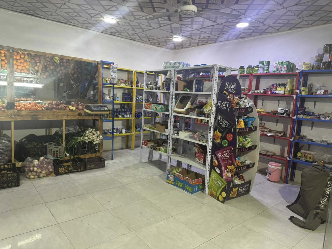 اسوق لبيع عنوان القرنه النهيرات الشمالية زرق بيه خير من الله سبب التعزيل عدم التوفر بسبب الدوام +غراض المحل تلاث عرضات عموديه +عرضه سطحيه +ميز فواكه جام+رفوفه 80كيلوو +مواد غذائية +سبالت تلاث طن +محل جاهز تسوك واكعد +لايجار 100الف رقم الهاتف ***********+‏‪0783 998 6244‬‏
