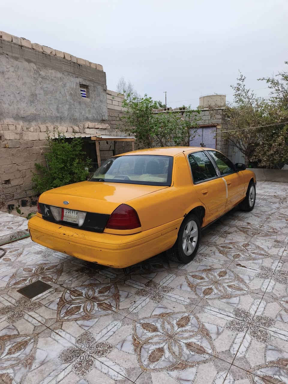 للمراوس فقط فقط بخصوصي فورد فكتوريا 2010 محرك 3000 فيفتي وگير ياباني حدادية حلوة كهربائيات كلها شغالة اتحمل الهيئة بس وسنويتها نافذة من 2020 
***********
