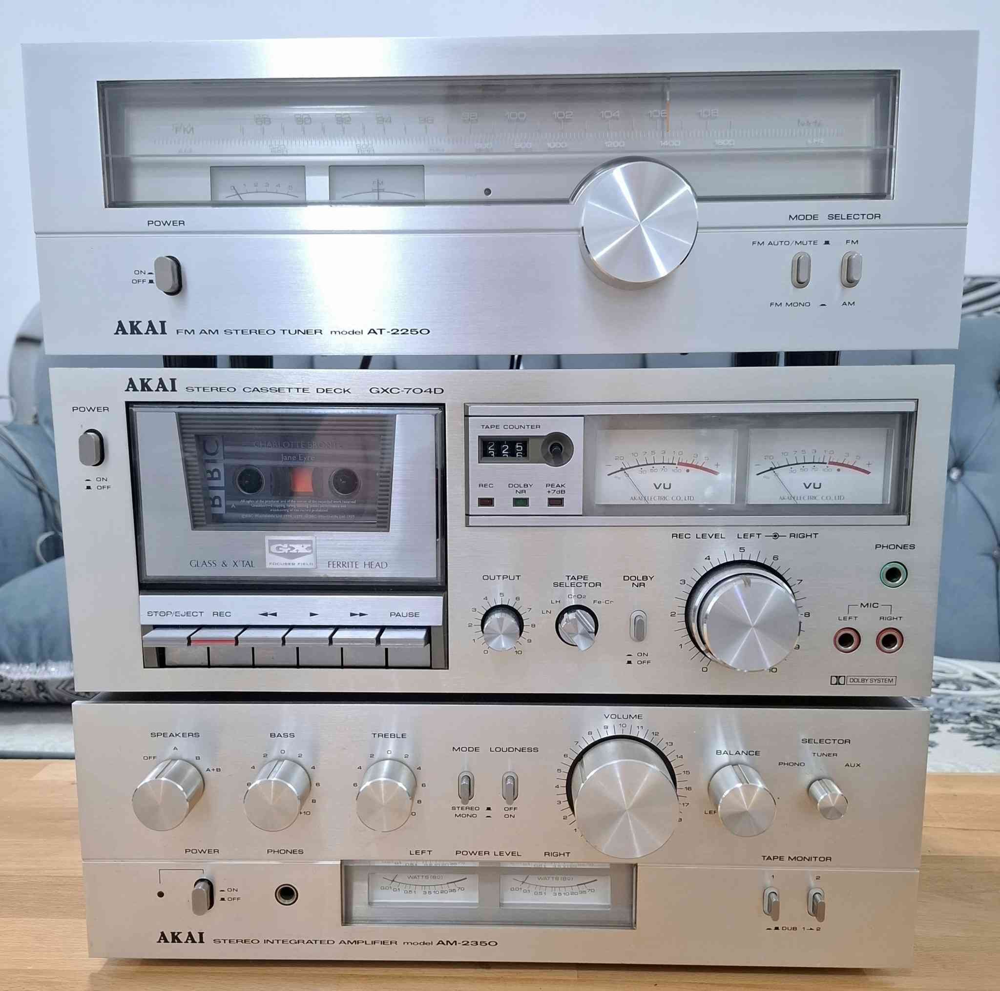 سستم سلڤر ماركة AKAI
فول گيجات
3 قطع :
امبلفاير 140 واط
مسجل GX / DOLBY
راديو AM / FM
السعر : 500 الف مع التوصيل


**إذا كنت صاحب هذا الإعلان وتريد حذفه لأي سبب، رجاءا أرسل رسالة إلى الدعم الفني**