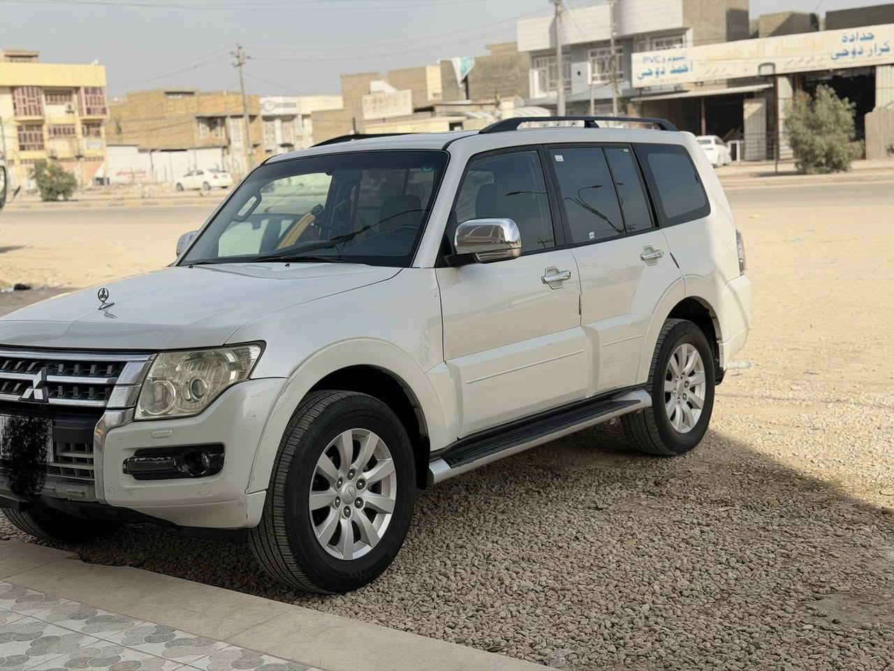 سلام عليكم باجيرو موديل 2014 خليجي محرك 3ونص 
فول مواصفات رقم بغداد نكليزي سياره باسمي مكينه كير كفاله 
بيه صبغ 3 مكانات 
السعر 137 وبيه مجال  فتحه كنش كهرباء 
***********
