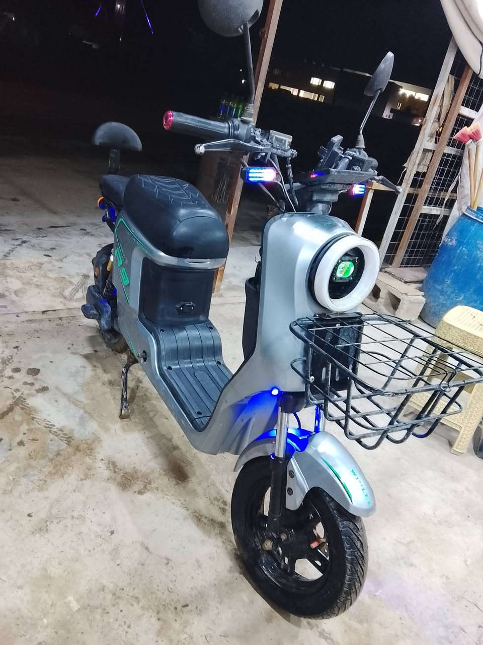 السلام عليكم  دراجة شحن نوع R9 للبيع السعر 350 وبيه مجال الشراي يتصل ويدلل 077195669


**إذا كنت صاحب هذا الإعلان وتريد حذفه لأي سبب، رجاءا أرسل رسالة إلى الدعم الفني**