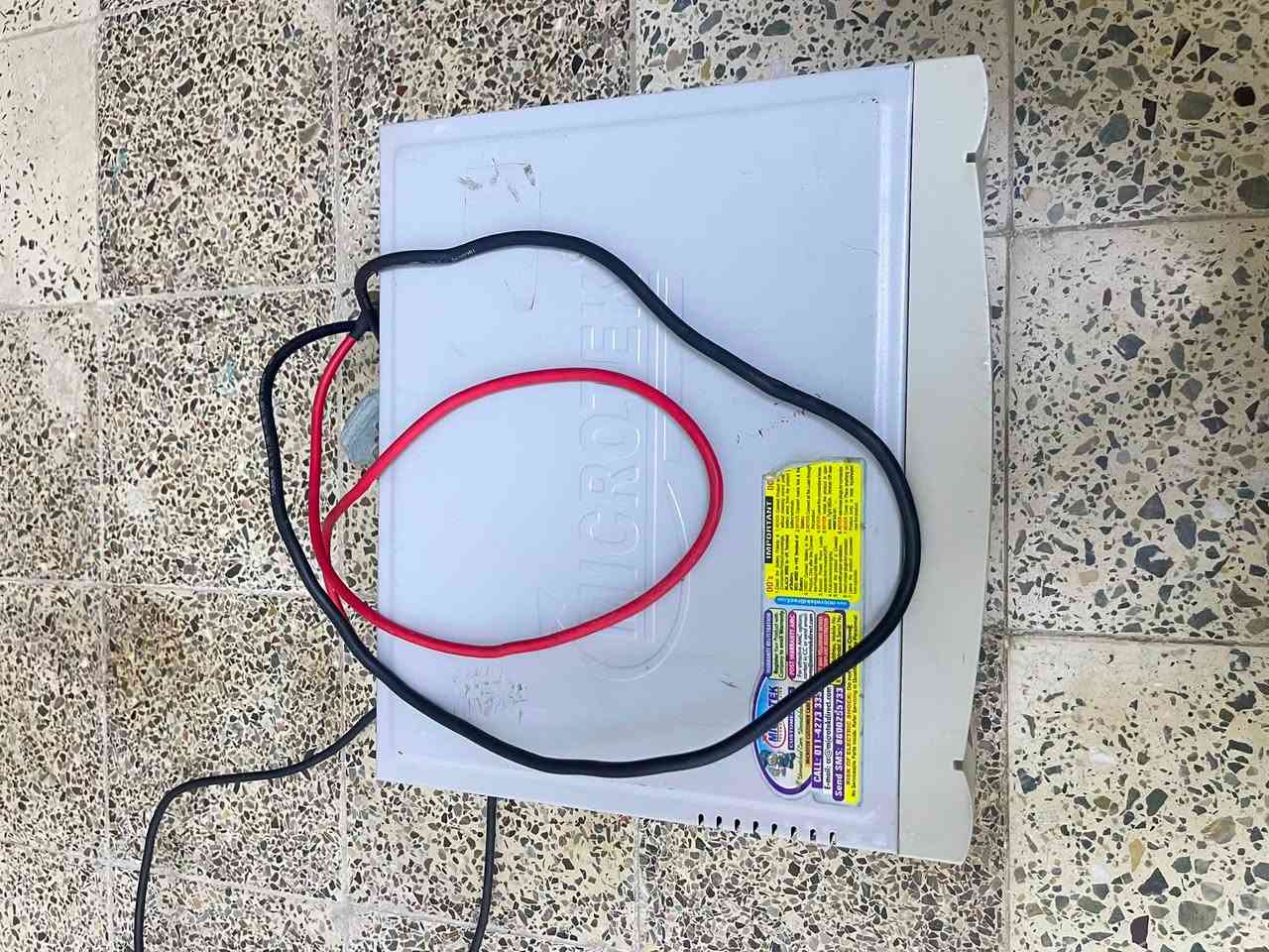السلام عليكم عاكسة للبيع مستخدمة شهرين فقط وتركتها
24v فولت

سعرها 200 وبيها مجال 
***********
