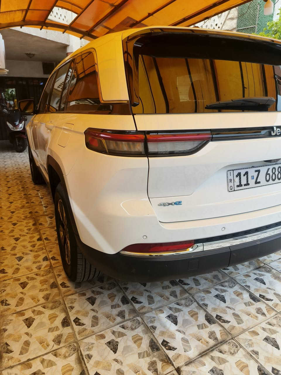 ياالله
السلام عليكم جيب كراند شيروكي فول سياره وكلين 
ثلاث انضمه بانزين هايبرد وشحن من البيت بلك ان

Jeep Grand Cherokee 4Xe 2024
السعر ٣٤٠ورقه
***********

المسافة المقطوعة : 24 الف ميل  

الضرر : بدون ضرر نهائي كلين فقط بانوراما المتحرك مكسوره وتبدلت 

          حالة الايرباك : كلهن سليمات

#مواصفاتها

1.شاشه 

2.بصمه

3. تشغيل عن بعد

4.دمام خلفي

5.كشنات جلد

6.كشن السايق ميمري

7.كشنات كهرباء

8.صندوك كهرباء

9.حساسات خلفيه

10. قطع تبريد 

11.اشاير بالمري

12.رادار امامي

13.رادارات 360

14.ثلاث وضعيات قياده

15. بنوراما فتحتين

16. كير ماوس

17. نظام منحدرات

18. هيترات بالكشنات 

19.ويل كب كروم

20.لايتات لد

21.بكلايت لد

22.كشافات

23.بصمة ابواب

24.مقود القياده هيتر

25.  .3شاشات
فول مواصفات 1/1 جاهزه مرقم بغداد بسمي
