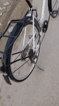 السلام عليكم بايسكل للبيع حجم 27
بايسكل نضيف كلش كير وحساس مابي اي نقص السعر 65 الاستفسار عل الرقم ***********
