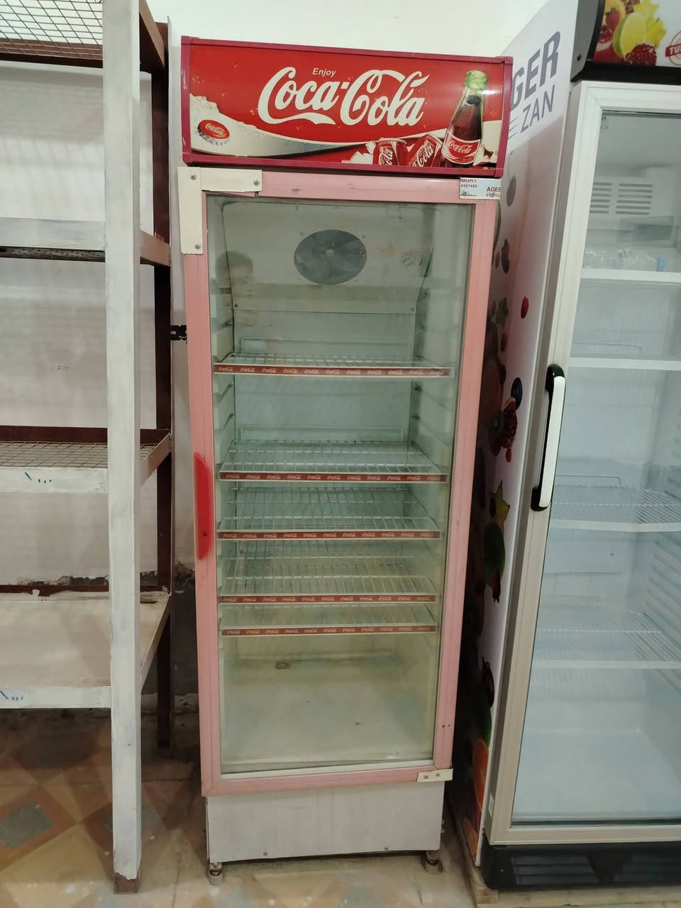 السلام عليكم عارضات للبيع ما محل الابيض ثلج وثاني حمر تبرد مكان بابل قرب سيطرة الآثار للاستفسار أكثر اتصل على الرقم *********** ابو زيد السعر خاص
