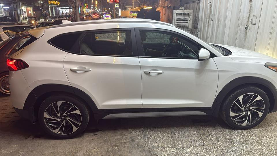 السلام عليكم توسان 2020وارد امريكي رقم اربيل ماشيه 53حقيقي ضرر جاملغ خلفي السعر 193وبيها مجال للشراي ***********
