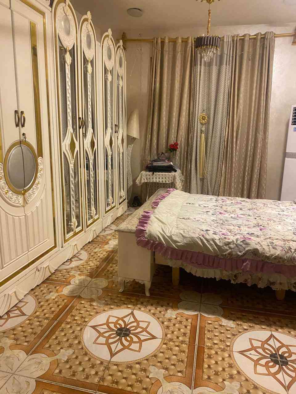 غرفه نفصال خشب عراقي خت الجديده عندي شدونقل الغرفه شغل ثقيل درجه وله العنوان الزعفرنيه السعر عله خاص خابرني اوراسنيه وتدلل هاتف ***********
