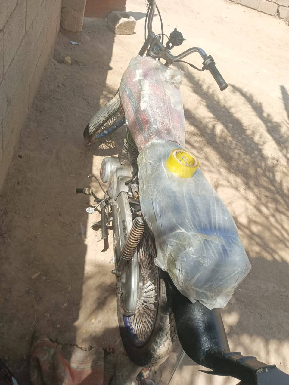 سلام عليكم دراجه البيع نامه محرك جديد تونه مجفته مكفولة عشائر كلك تواير جديد الايت شلعه سعر 325وبي مجال مكاني ناصريه قضاء الصلاح رقم ***********
